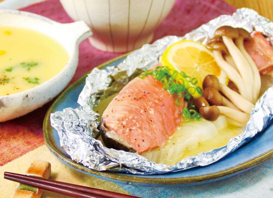 Salmon foil bake with mushrooms, lemon, butter, and Momiji Oroshi Ponzu